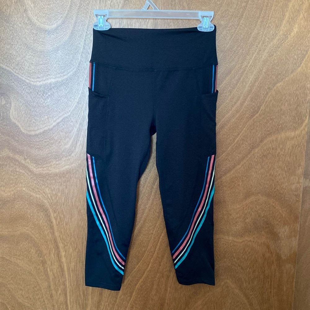Colosseum Cropped Leggings Small